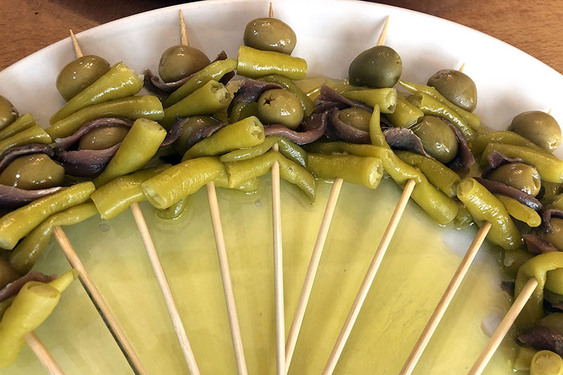 Canapés Sur Cure-dents Apéritif Pinchos Cuisine Espagnole Oeufs De